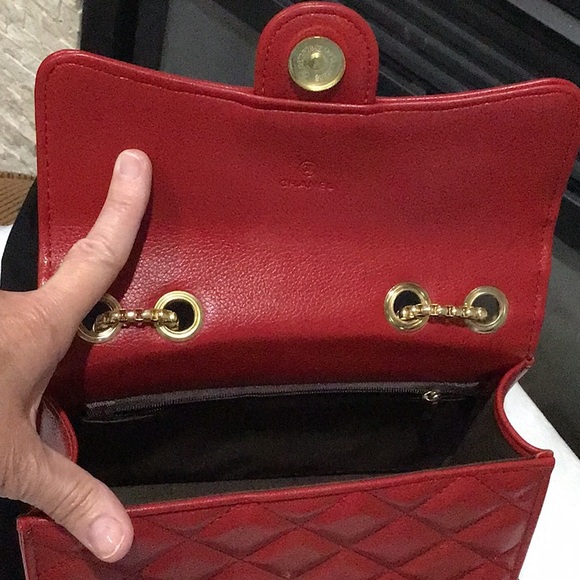 Very nice small red bag brand new, and used one time - Picture 3 of 6